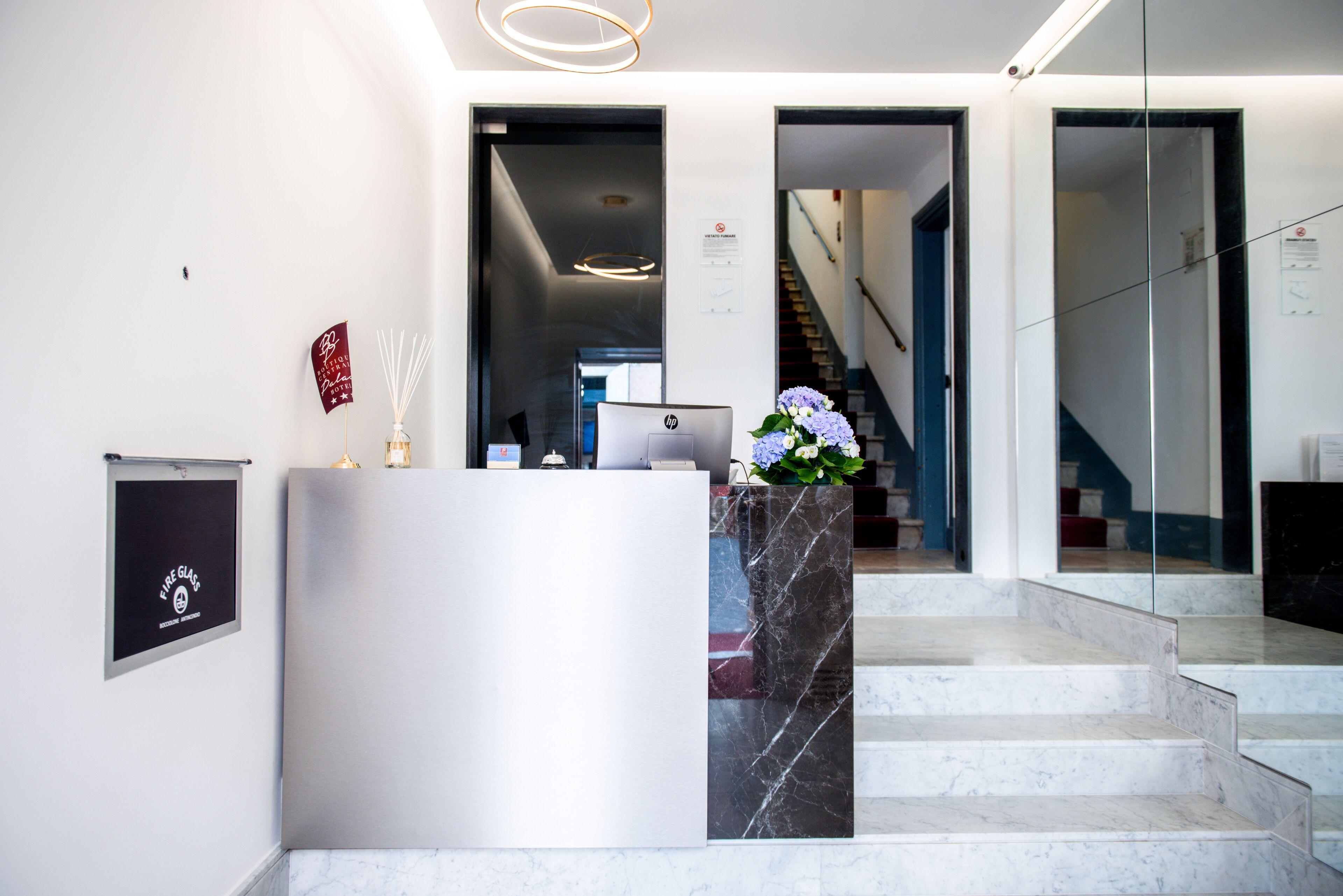 Boutique Centrale Palace Hotel, Rome